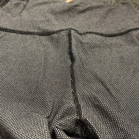 Lululemon size 4 leggings black & white drawstring - Picture 5 of 5